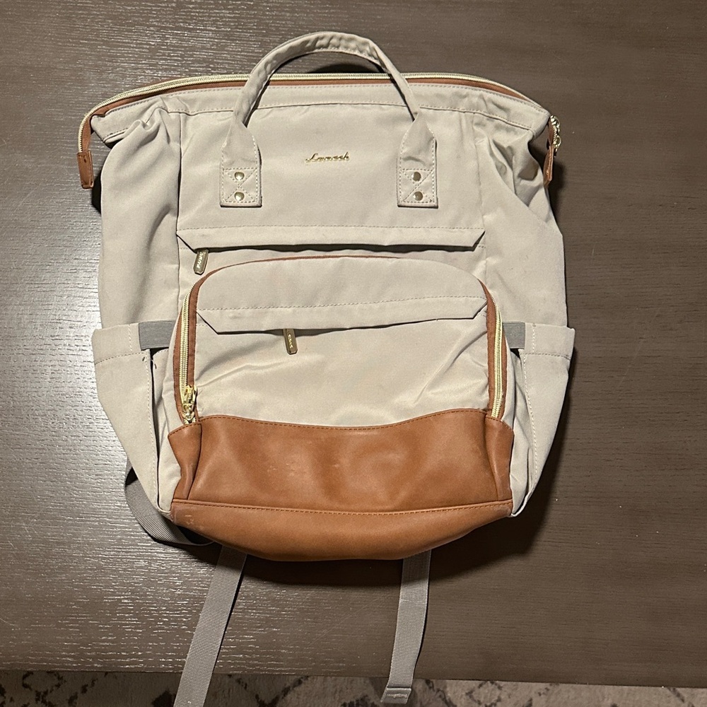 Lovevook backpack in greige with brown suede. Laptop pocket.